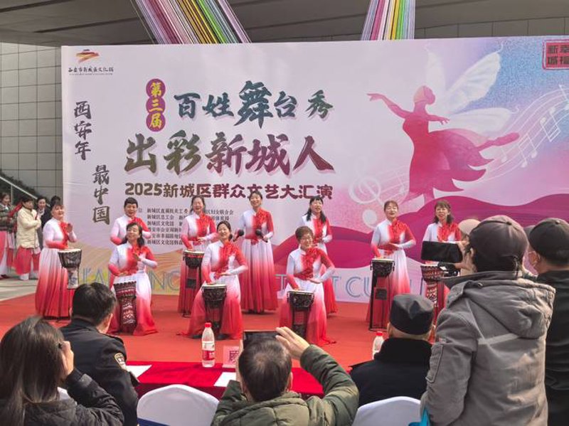 时尚秀场：从设计到落幕的惊艳之旅